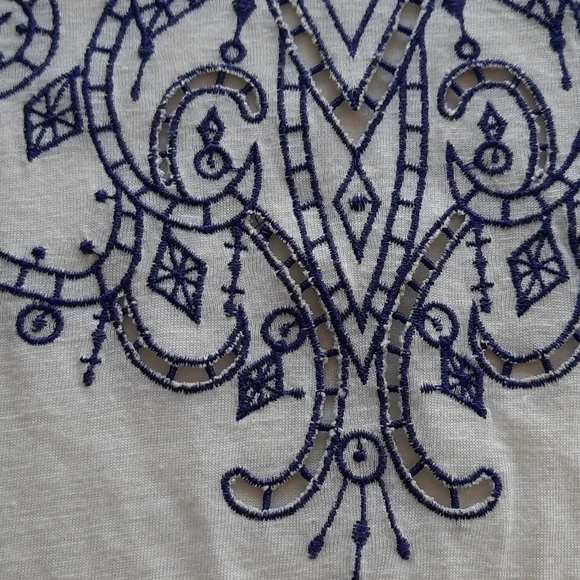 Ella Moss blue white embroidered tshirt small - Picture 8 of 11